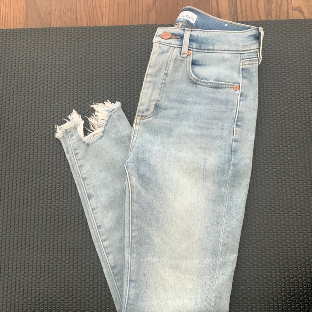 Loft Frayed Skinny Ankle Jeans